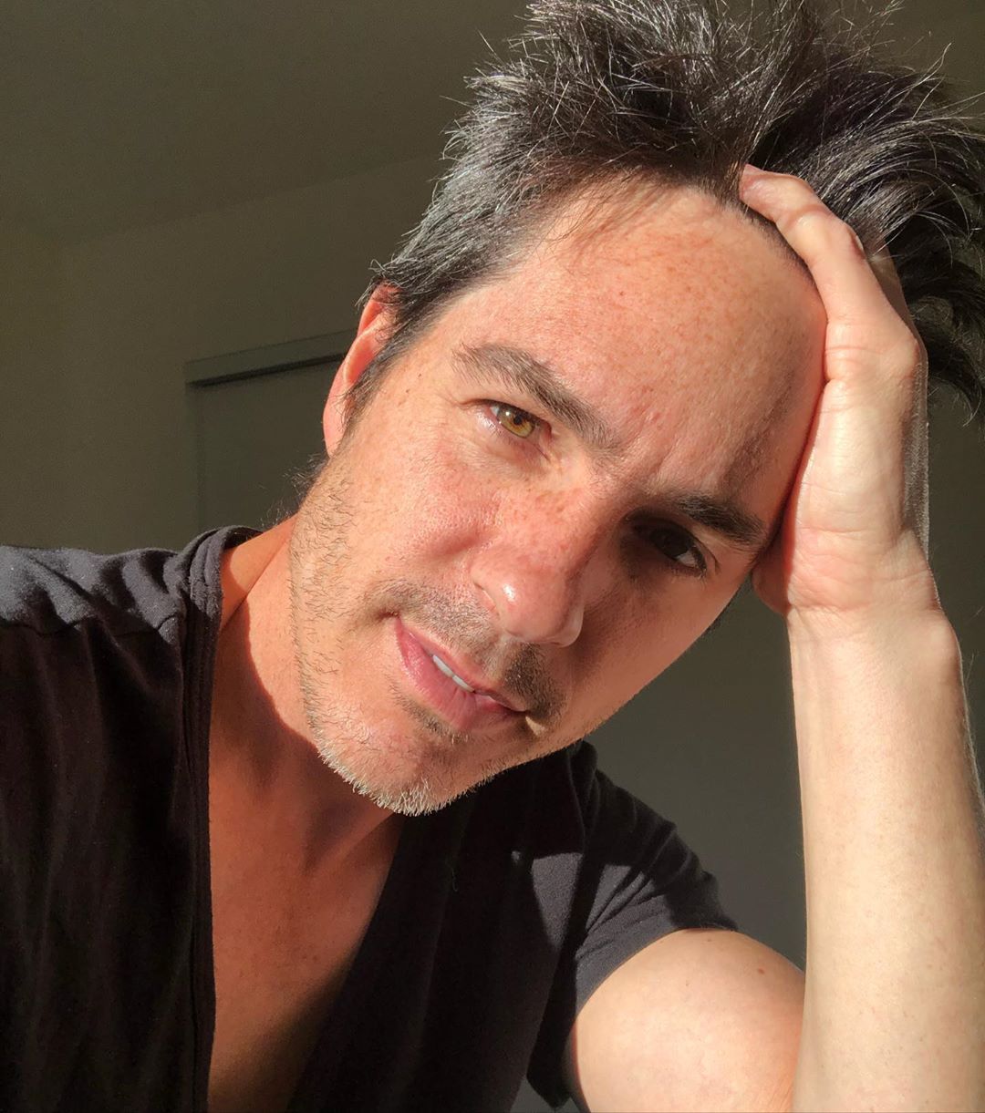 Mauricio Ochmann responde a Eugenio Derbez sobre su separación con Aislinn