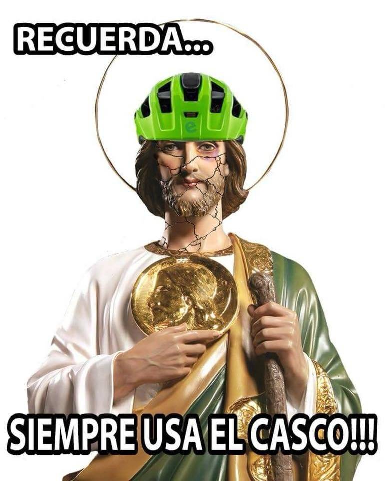 San Juditas con casco