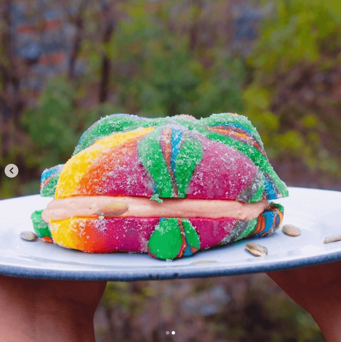Lanzan pan de muerto multicolor
