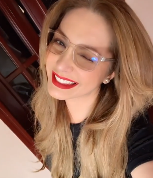 Paty Navidad acusa de conspirador al papa Francisco