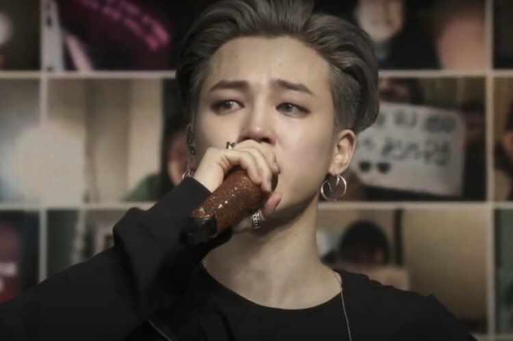 Jimin de BTS rompe en llanto durante Map of the Souls: One