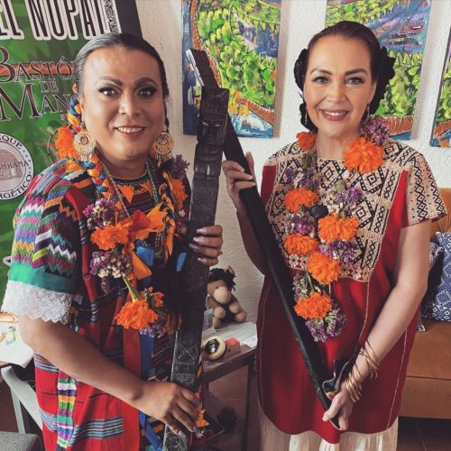 Aída Cuevas con Lady tacos de canasta