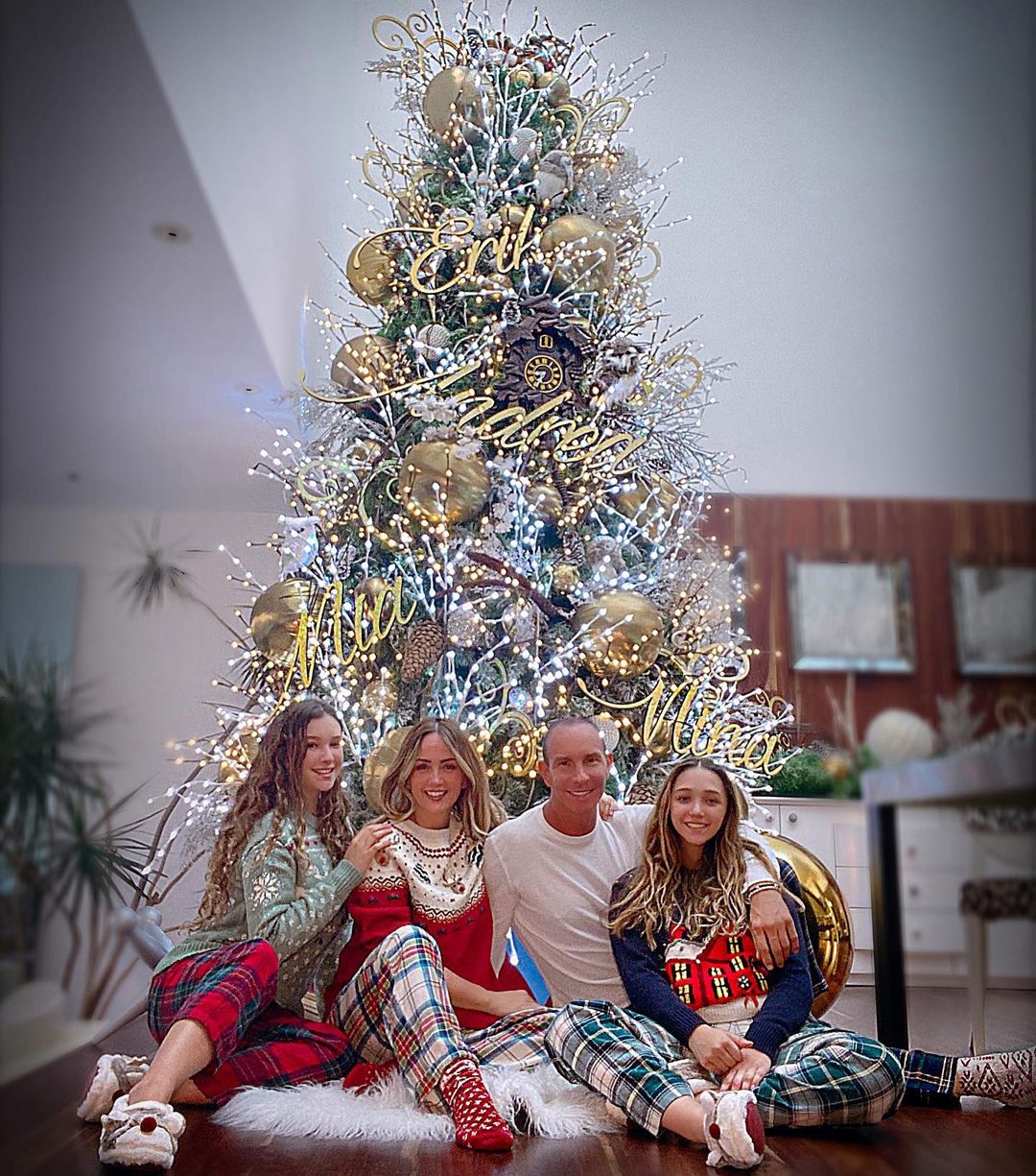 Andrea Legarreta y su familia