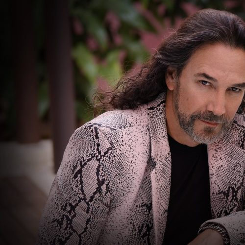 El Buki se parece a Jesucristo