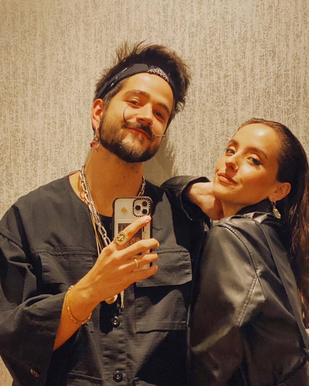 Camilo y Evaluna son los conductores en los KCA