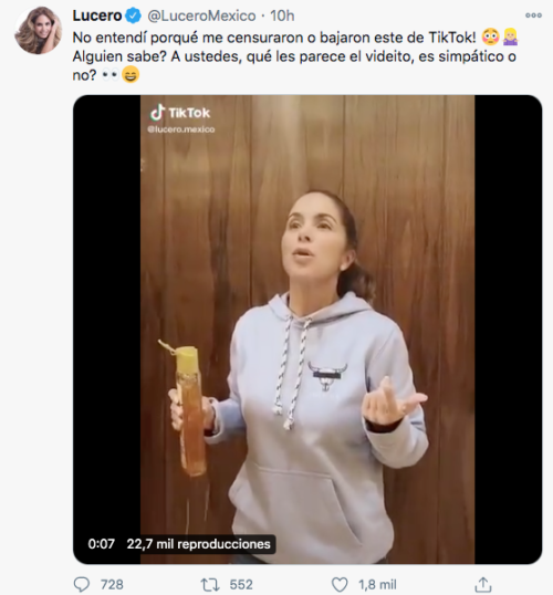 Lucero haciendo burbujas en video