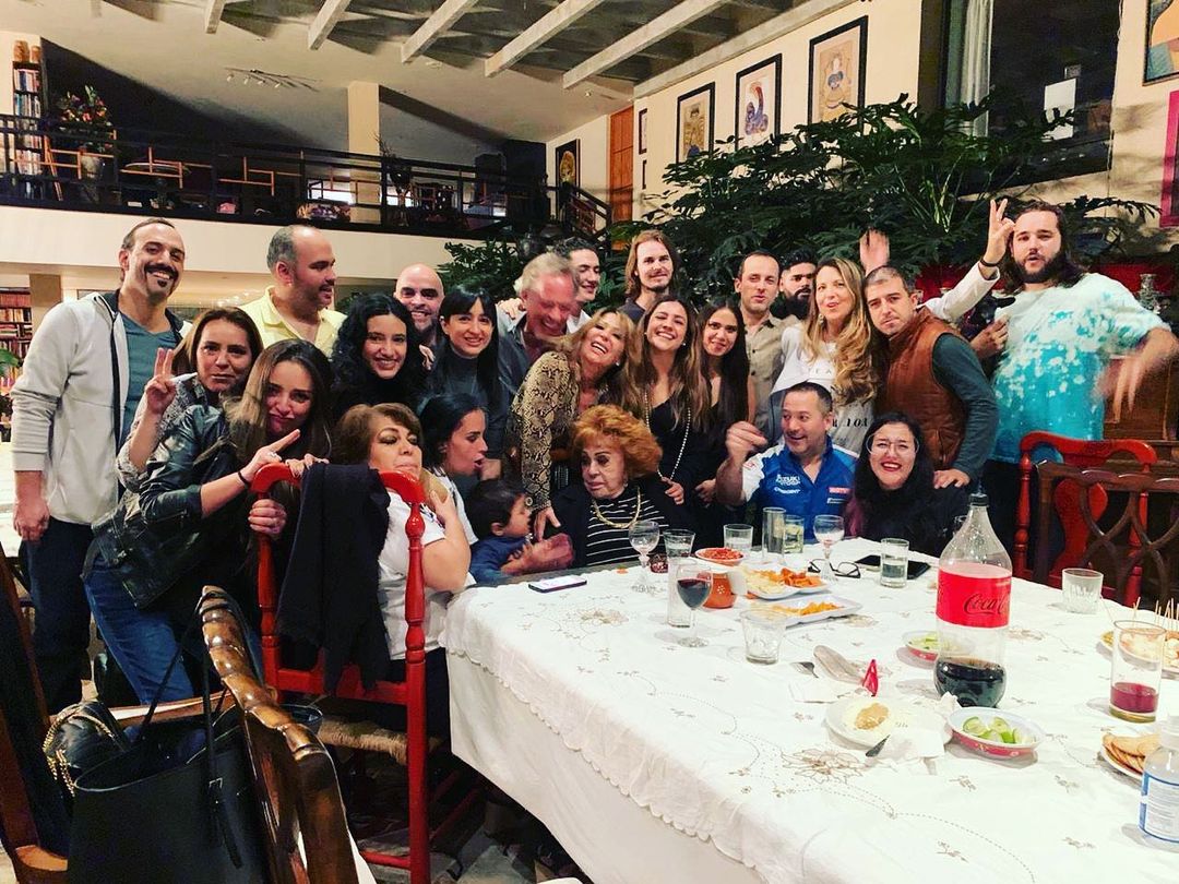 Alejandra Guzmán presume a su nuevo novio