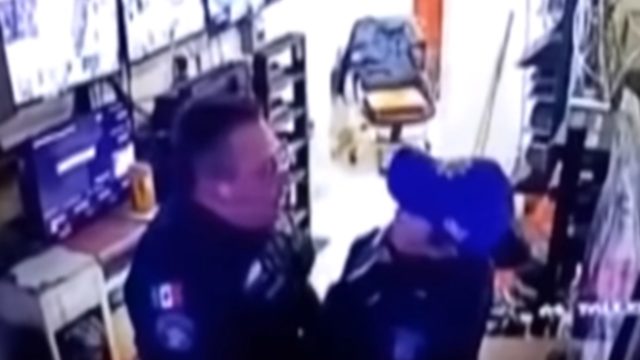 Cachan a policías teniendo relaciones en hospital