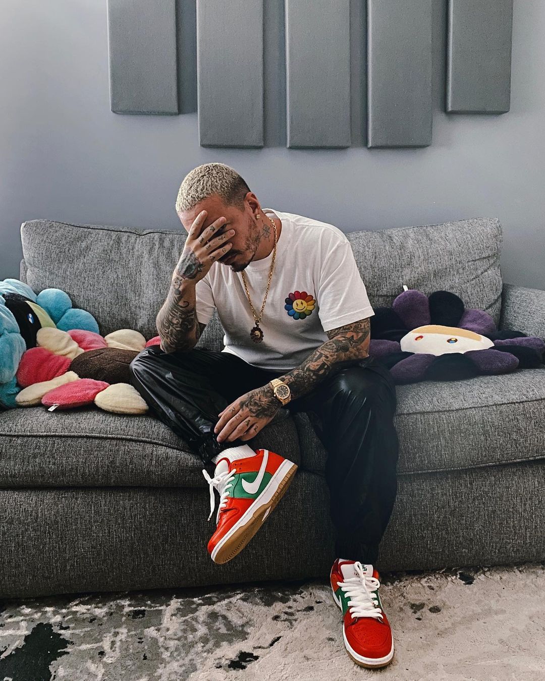 J Balvin triste