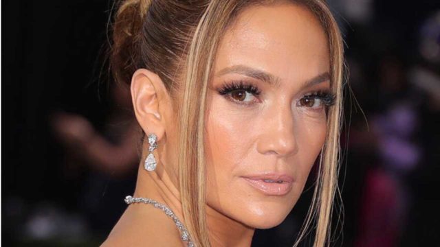 Jennifer Lopez reaparece y se quita 20 años de encima con su nuevo look