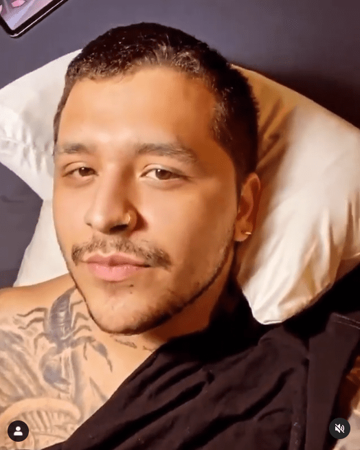 Nodal se hace más tatuajes