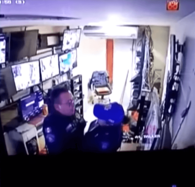 Graban a policías teniendo relaciones en un hospital