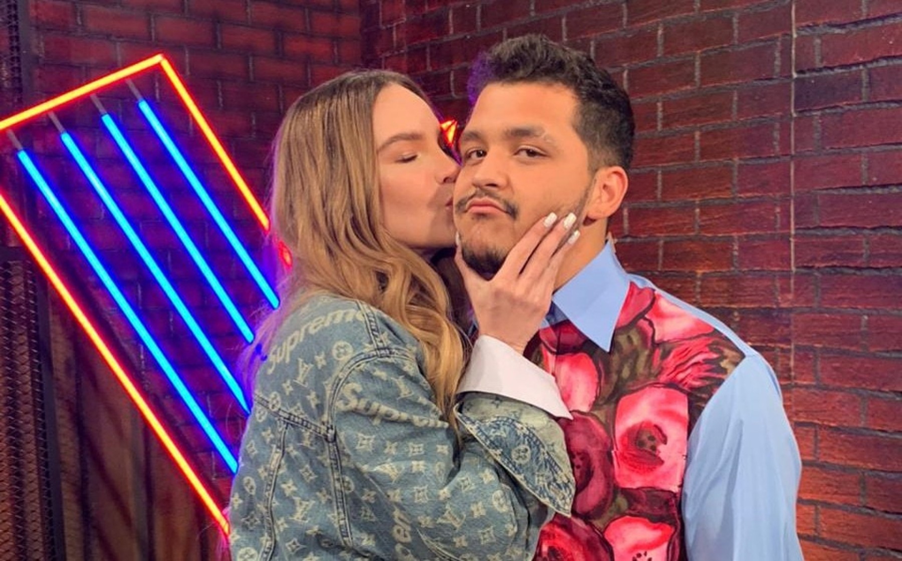 Belinda y Christian Nodal celebran aniversario de novios en redes sociales