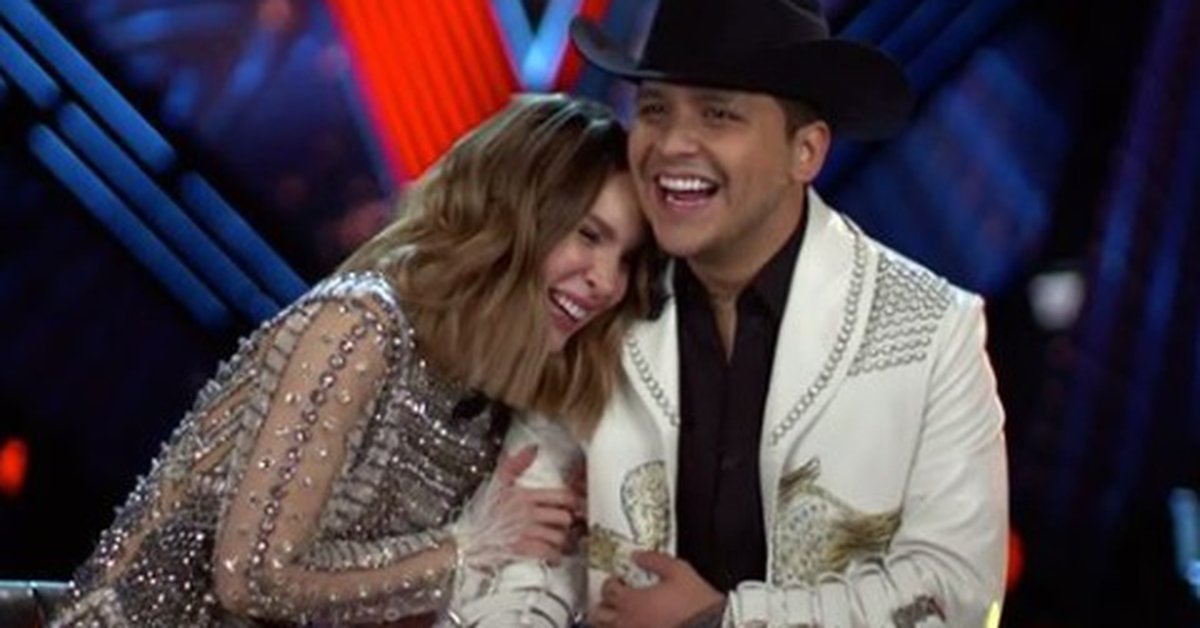 Belinda y Christian Nodal celebran aniversario de novios en redes sociales