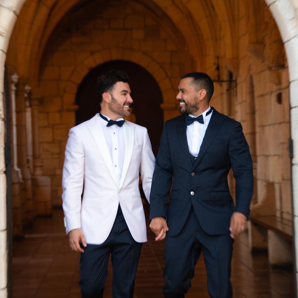 Boda por la iglesia de Mauricio Mejía y Enrique Guzmán