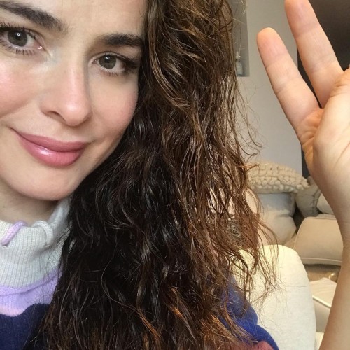 Danna García manda saludos en instagram