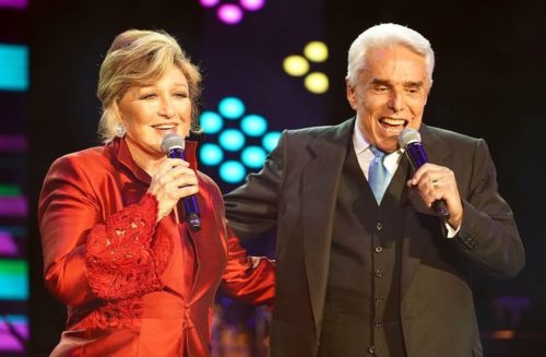 Enrique Guzmán cantando con Angélica María