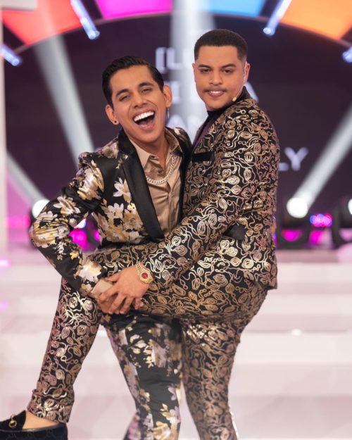 Jhonny Caz junto a su hermano Eduin Caz