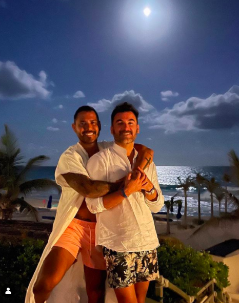 Mauricio Mejía se casó con su novio en ritual maya