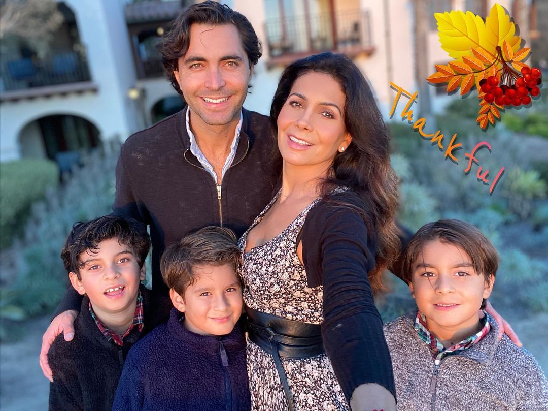 Foto Patricia Manterola con su esposo e hijos