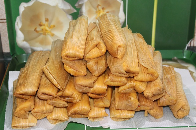 Abuela regala 800 tamales al personal médico que la salvó de la Covid