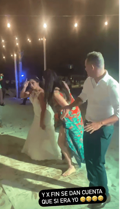 Ana Bárbara se mete de colada a una boda