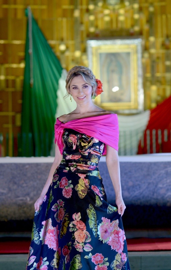 Aracely Arámbula le pide a la Virgen de Guadalupe por la salud de todos los mexicanos