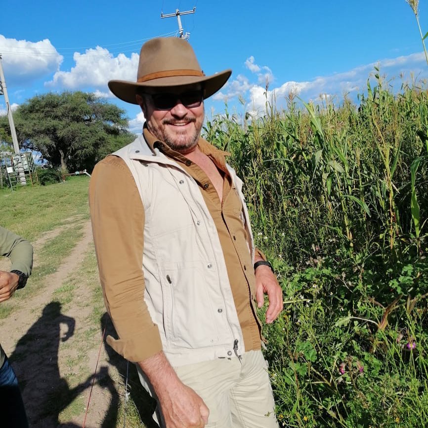 Arturo Peniche sufre accidente que le dejó 3 fracturas