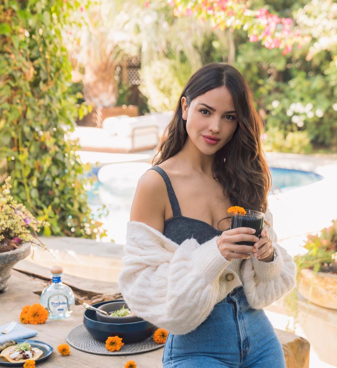Eiza González look