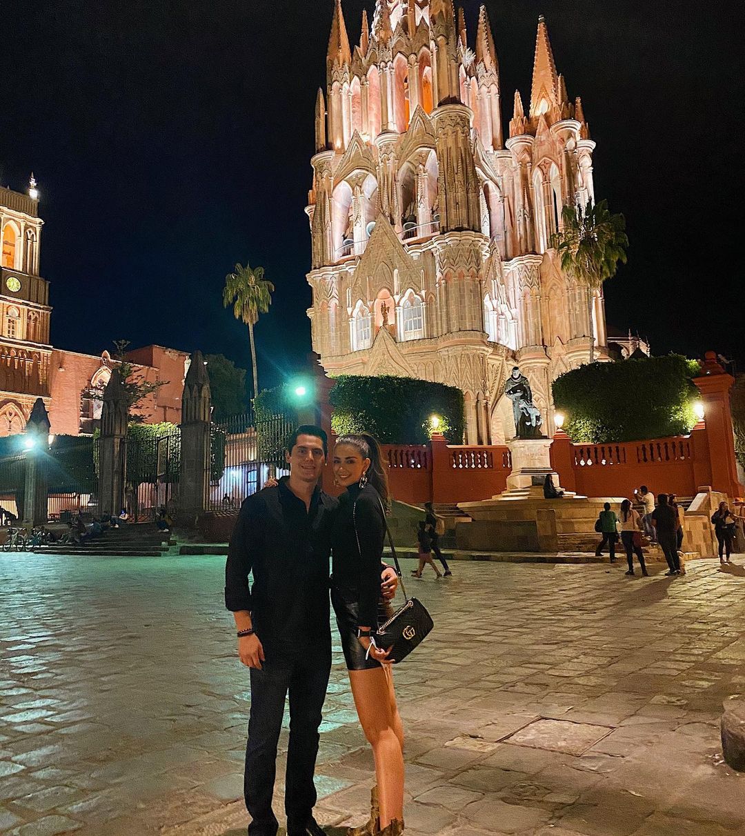 Acusan a Itzel Hernández de robar una bolsa Gucci