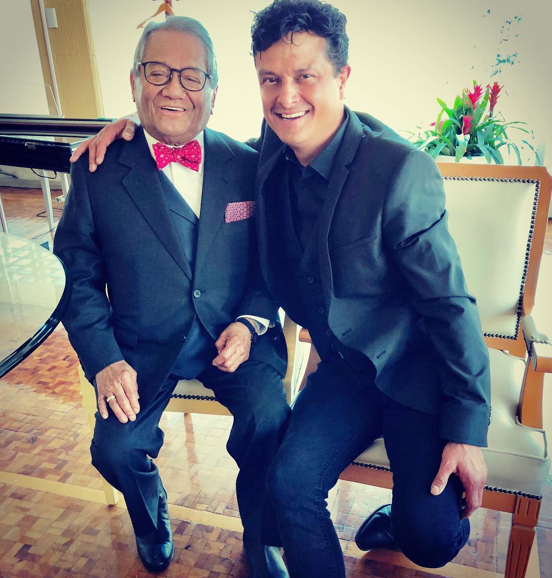 Hijo de Armando Manzanero revela que antes de morir asistió a fiesta con 30 personas