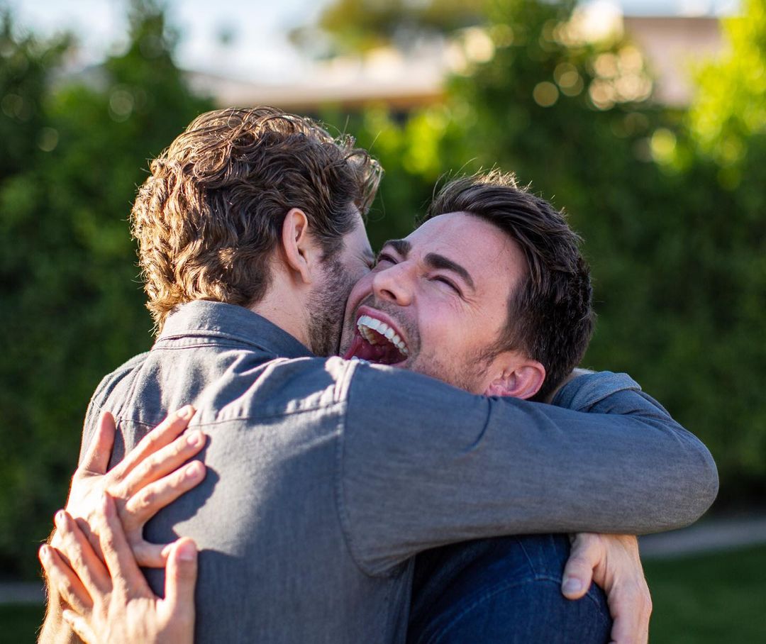Jonathan Bennett actor se compromete con su novio