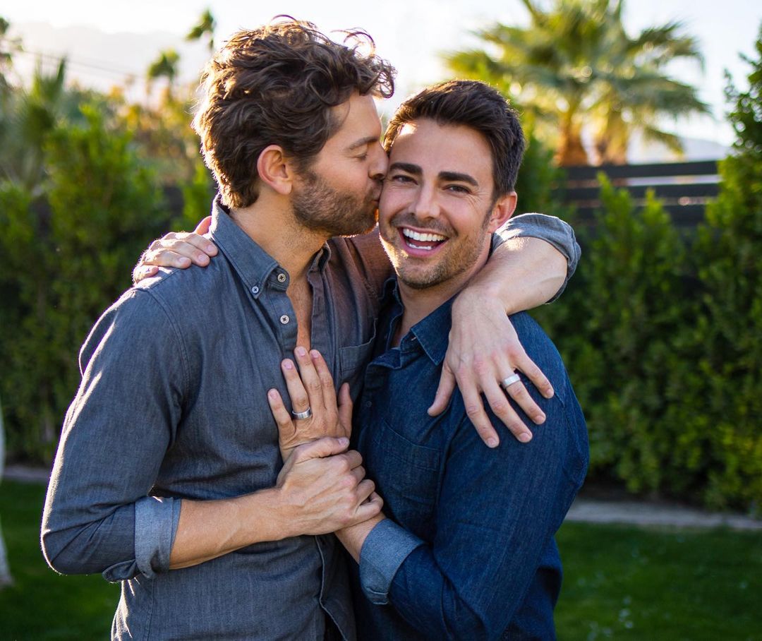 Actor de Mean Girls se compromete