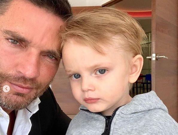 Julián Gil con su hijo Matías