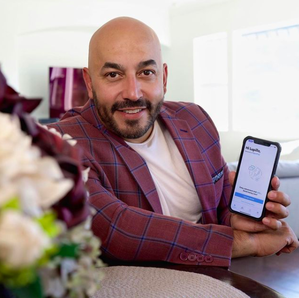 Lupillo Rivera explota contra programa de chismes por acusarlo de acoso