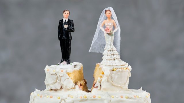 Mujer demanda a su novio tras no querer casarse
