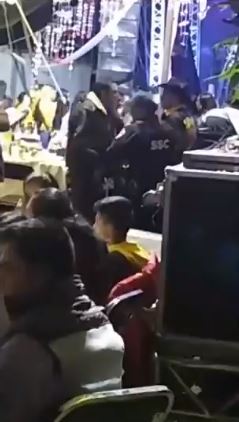 Policías se quedaron a comer en fiesta con 200 invitados en vez de detenerla