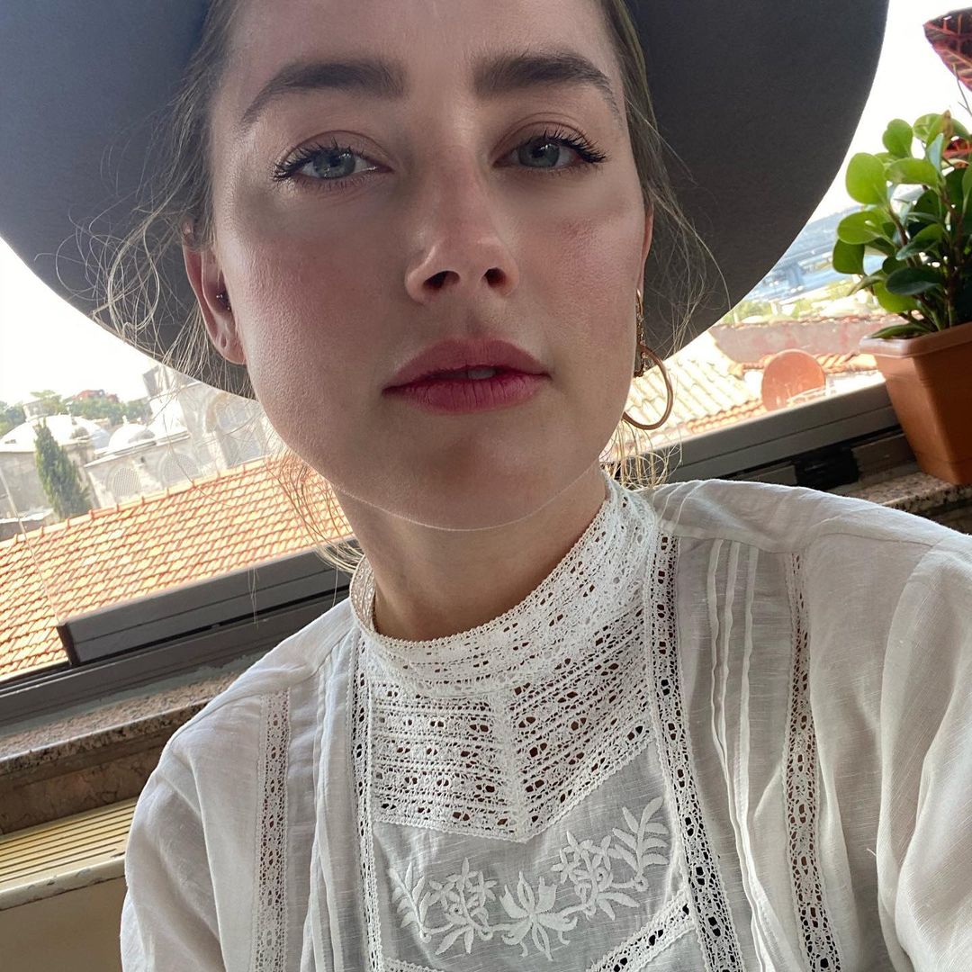 Amber Heard en pláticas del reboot de Piratas del Caribe