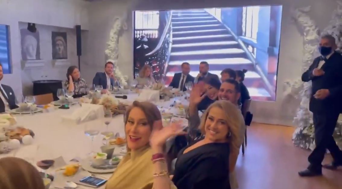 Ricardo Salinas Pliego organiza fiesta de TV Azteca en plena pandemia