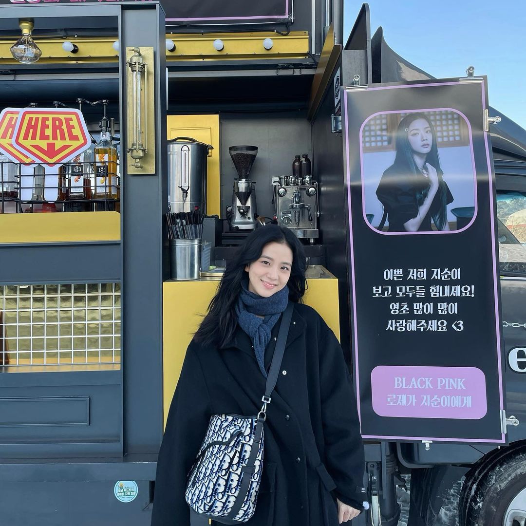 Jisoo foodtruck