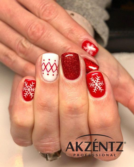 uñas de navidad rojas con copos