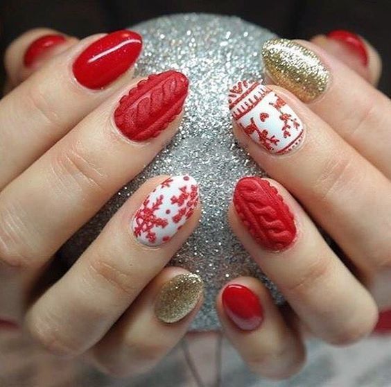 Uñas rojas tejidas