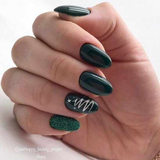 uñas verdes con arbolito de Navidad