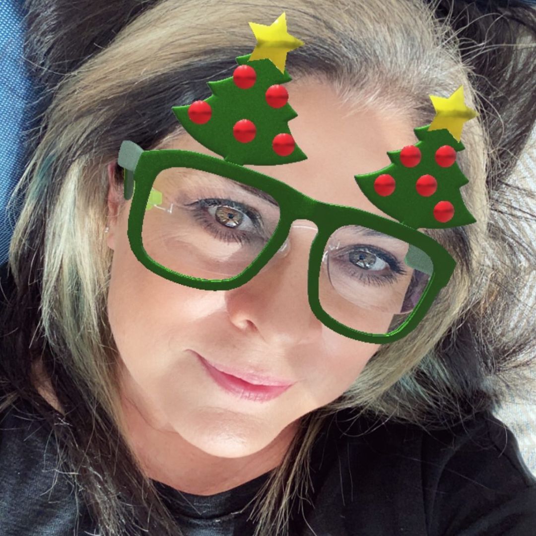 Victoria Ruffo cambia radicalmente su look y se tiñe el cabello de rubio