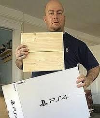 Regalos de broma para el intercambio como una PS5 con un pedazo de madera