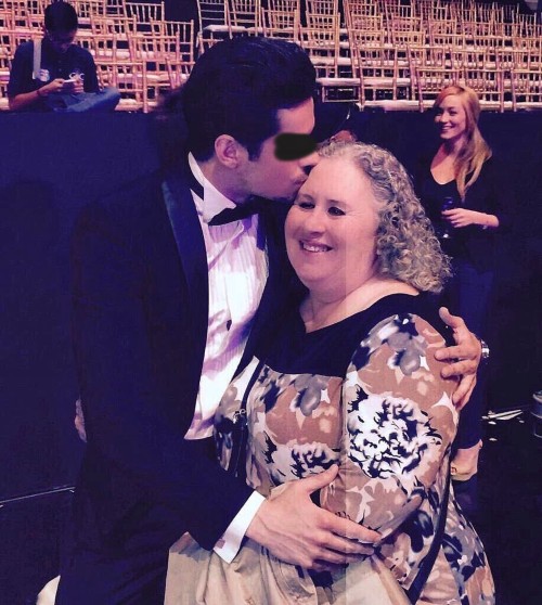 Foto de eleazar gómez y su mamá