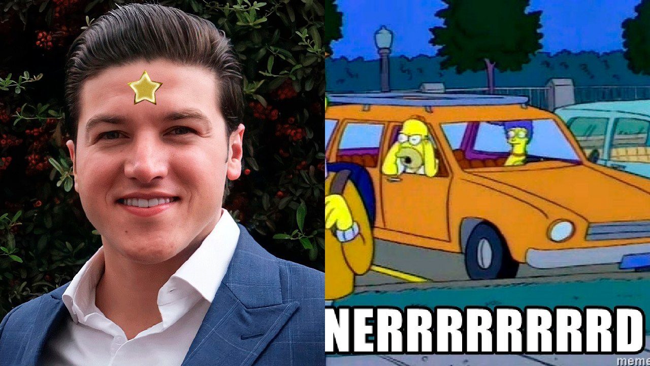 Samuel García y Homero gritándo nerd por sus calificaciones en la escuela