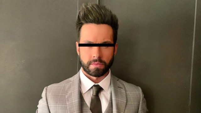Eleazar Gomez traje
