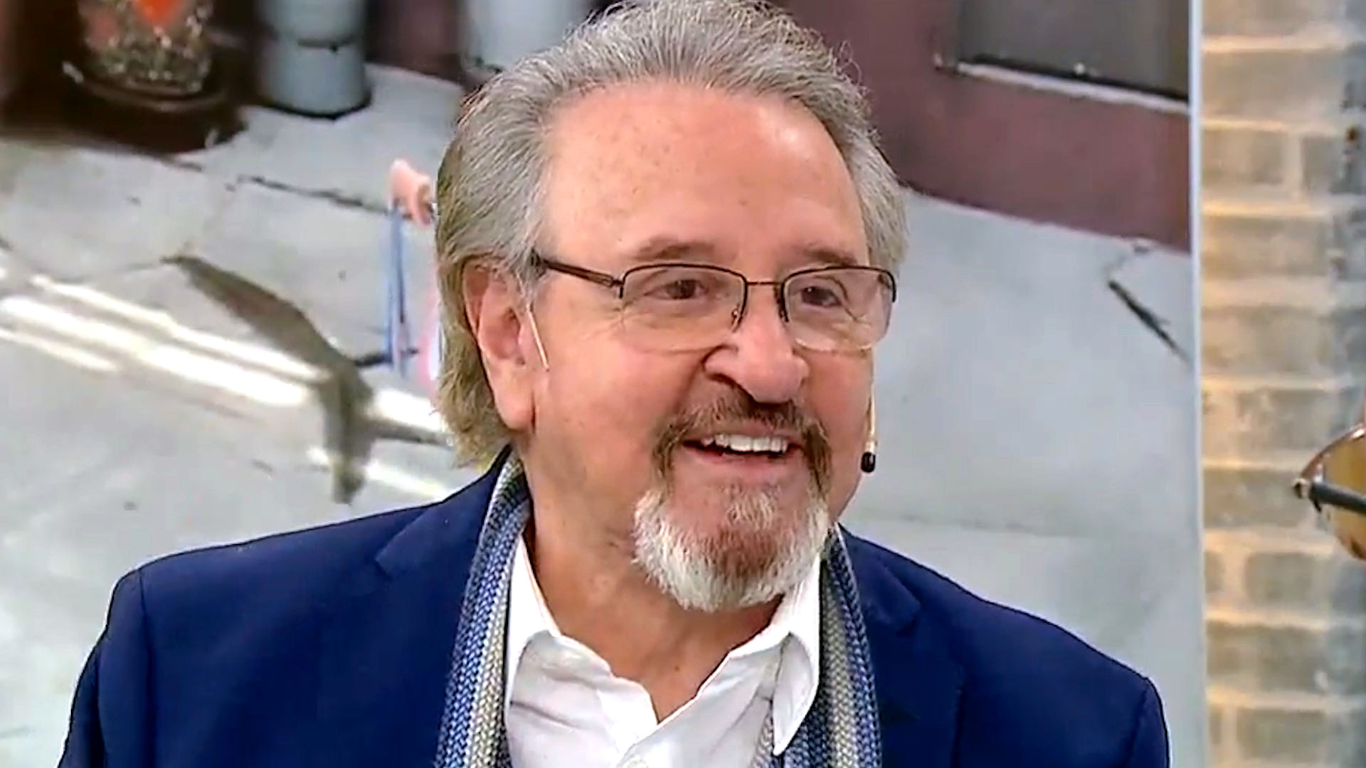 Carlos Villagrán "Quico" se registra como precandidato a la gobernatura de Querétaro