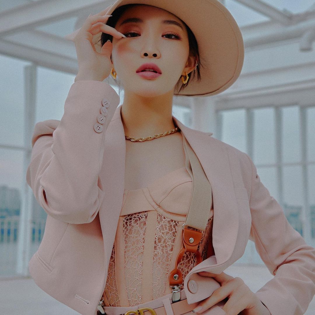 Chungha anuncia canción con Guaynaa